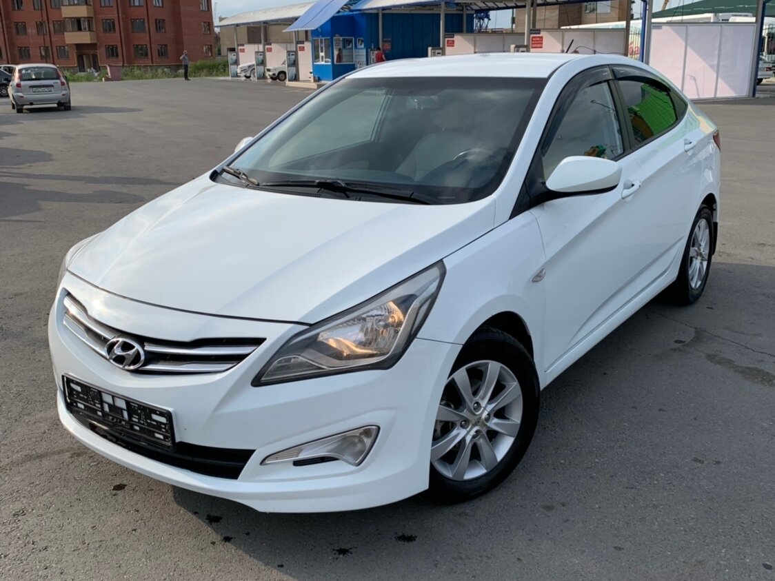 Аренда Hyundai Solaris 1.6 АТ 2018 Белый в Ейске без водителя недорого